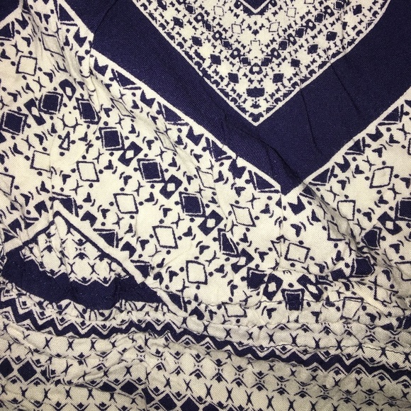 Cute Short Romper  🛍🎀 - Picture 3 of 3